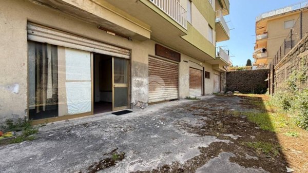 locale di sgombero in affitto a Sabaudia