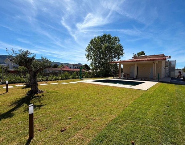 casa indipendente in affitto a San Felice Circeo in zona Torre Olevola