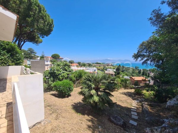 casa indipendente in affitto a San Felice Circeo