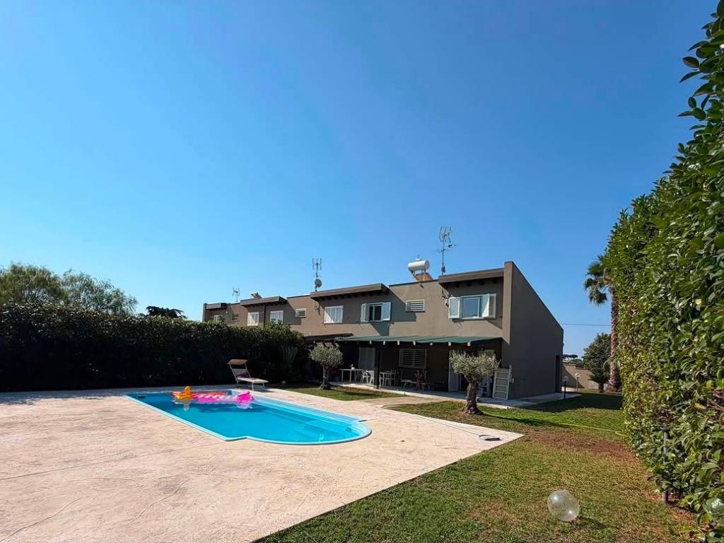 casa indipendente in affitto a San Felice Circeo