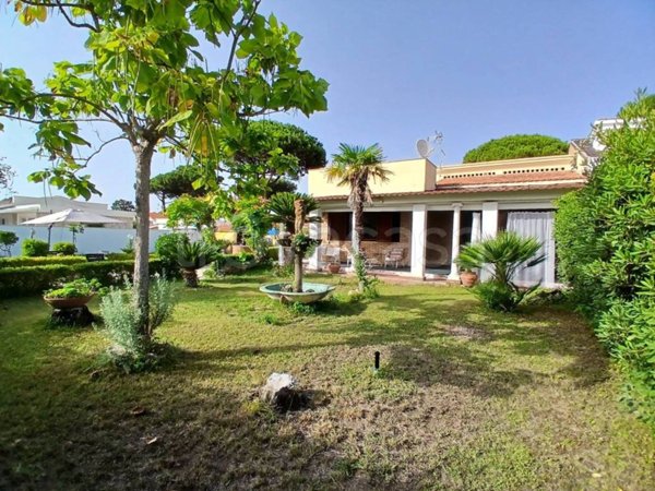 casa indipendente in affitto a San Felice Circeo in zona Torre Olevola