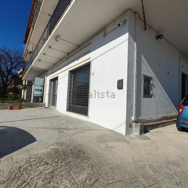 negozio in affitto a Santi Cosma e Damiano