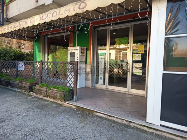 negozio in affitto a Santi Cosma e Damiano