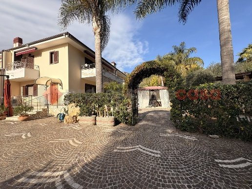 casa indipendente in affitto a Sperlonga in zona Fontana della Camera
