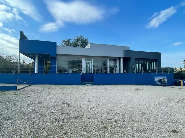 locale commerciale in affitto a Terracina