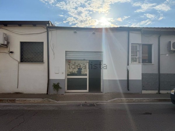 locale commerciale in affitto a Terracina