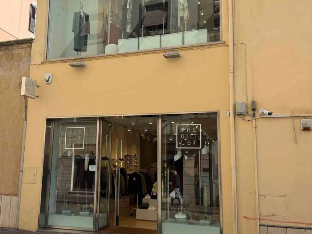 negozio in affitto a Terracina