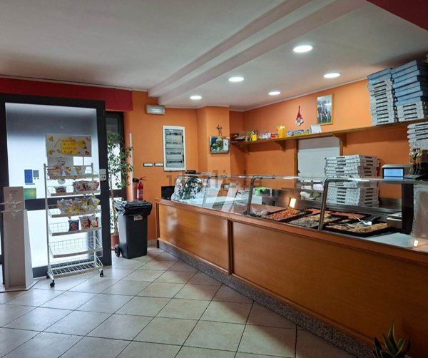 negozio in affitto a Terracina