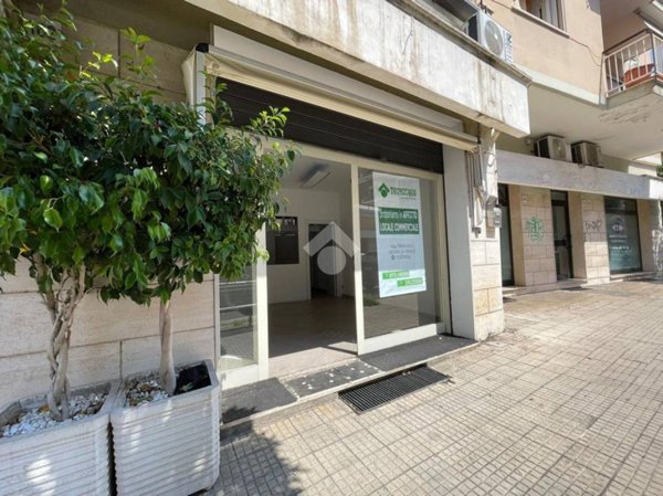 negozio in affitto a Terracina