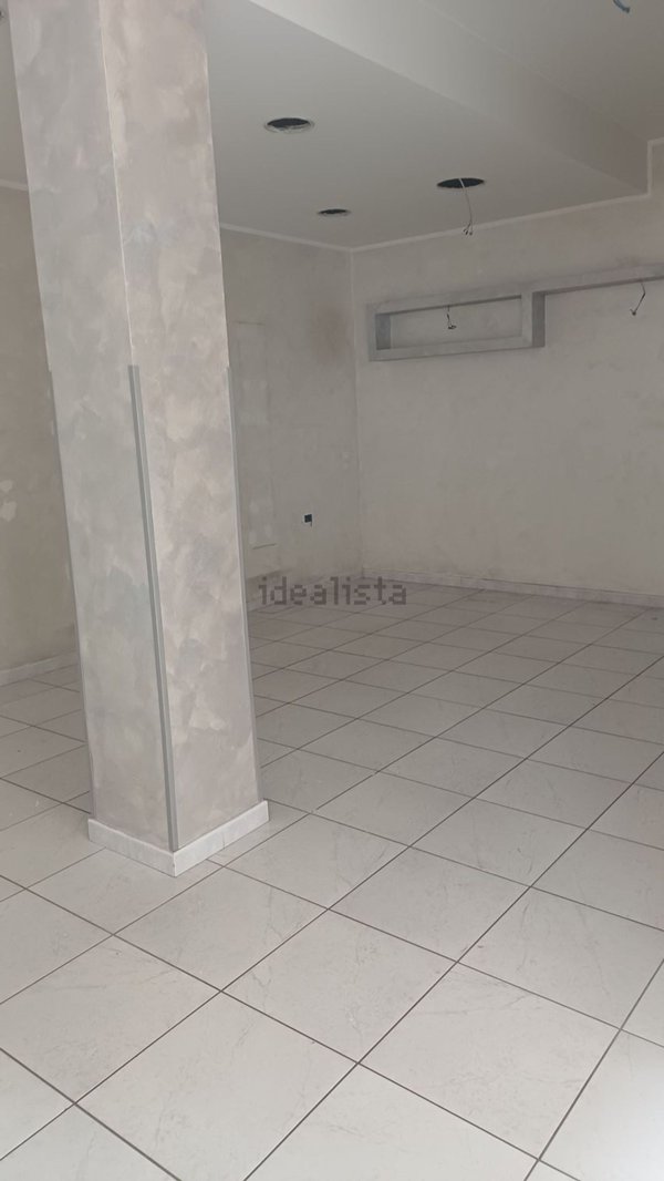 locale commerciale in affitto a Terracina