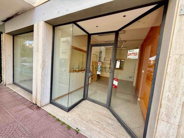 locale commerciale in affitto a Terracina