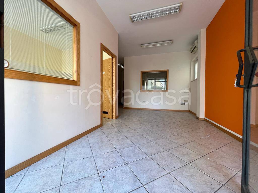 negozio in affitto a Terracina