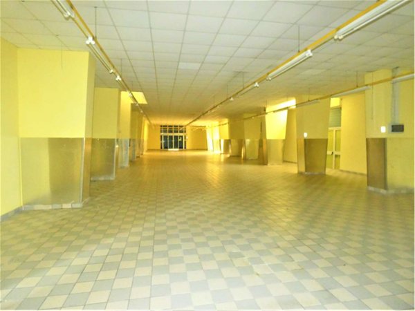 negozio in affitto a Terracina