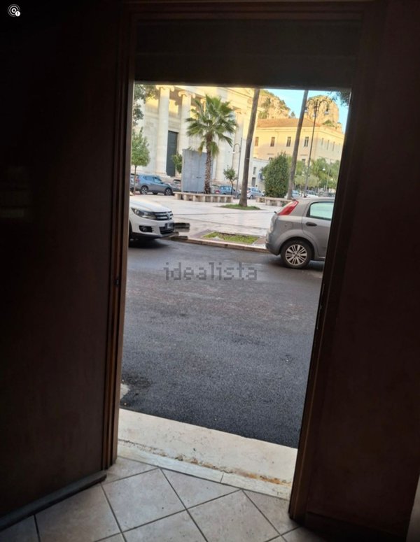 locale commerciale in affitto a Terracina