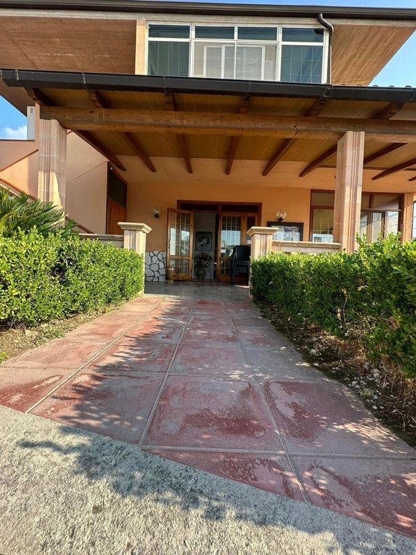 locale commerciale in affitto a Terracina