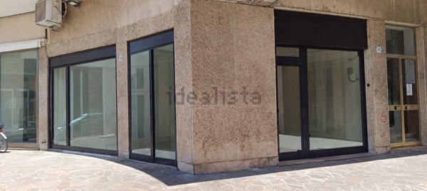 locale commerciale in affitto a Terracina