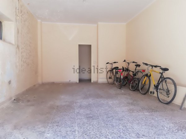 locale commerciale in affitto a Terracina