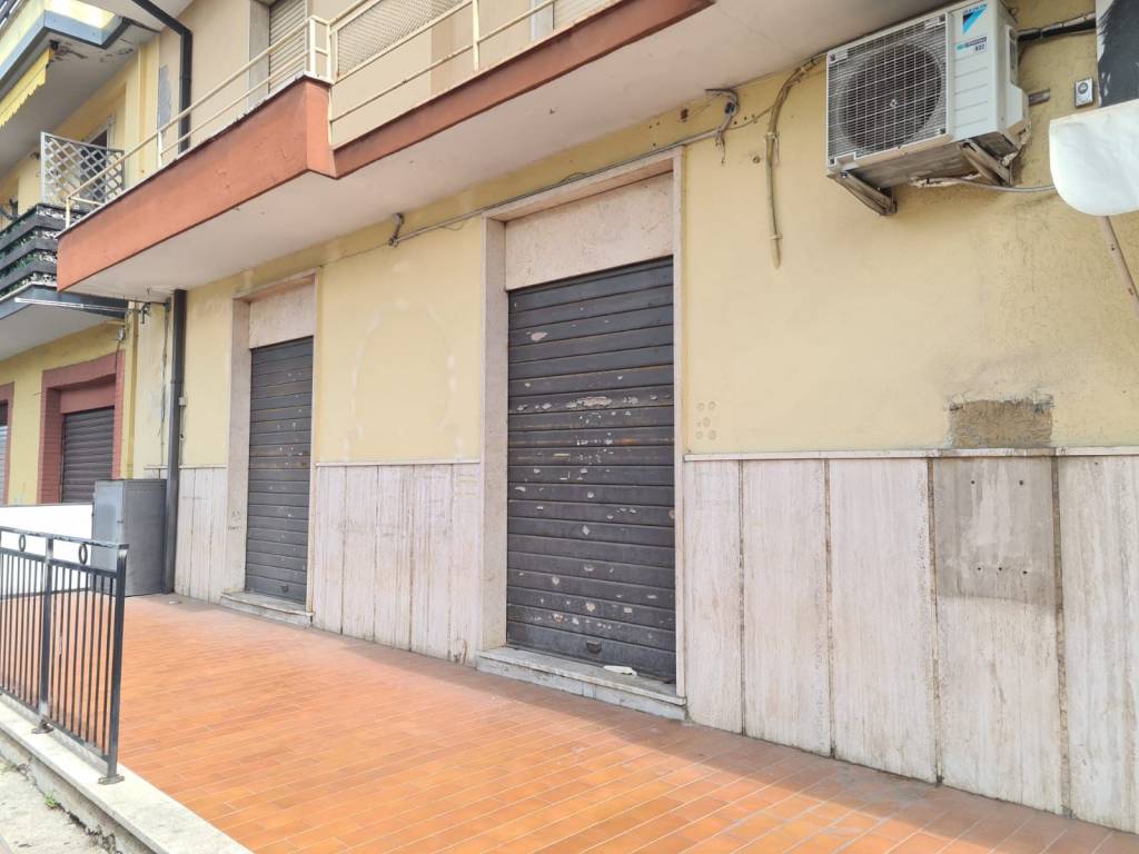 negozio in affitto ad Alatri