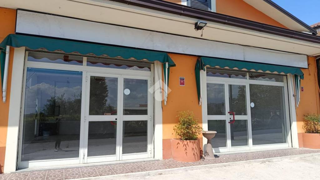 negozio in affitto ad Alatri
