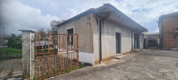 locale commerciale in affitto ad Alatri in zona Tecchiena