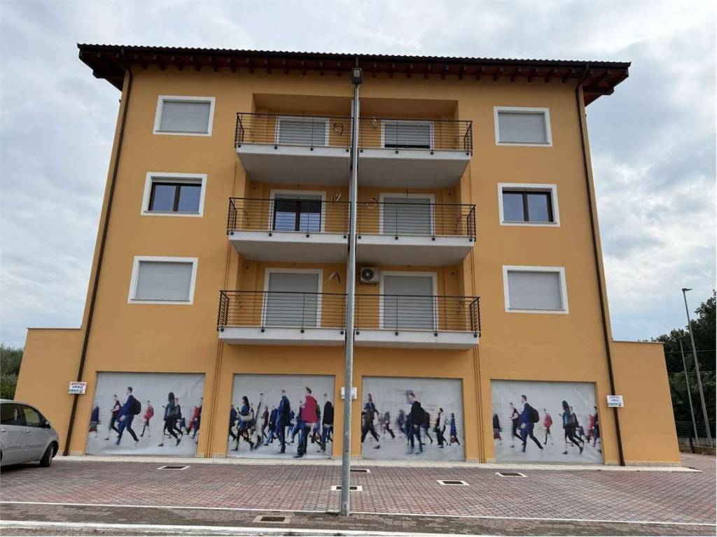 negozio in affitto ad Alatri in zona Tecchiena