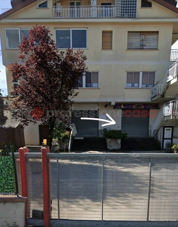 negozio in affitto ad Alatri in zona Tecchiena
