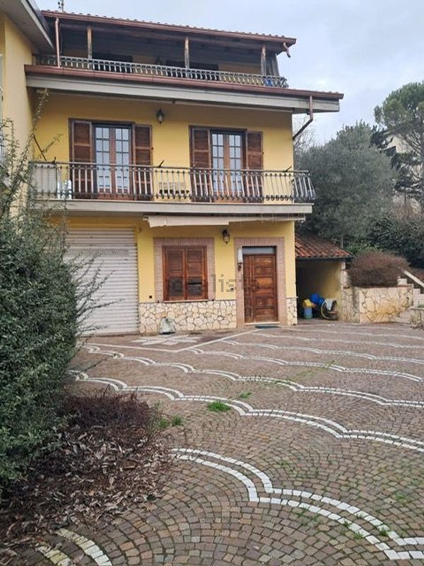 casa indipendente in affitto ad Alatri