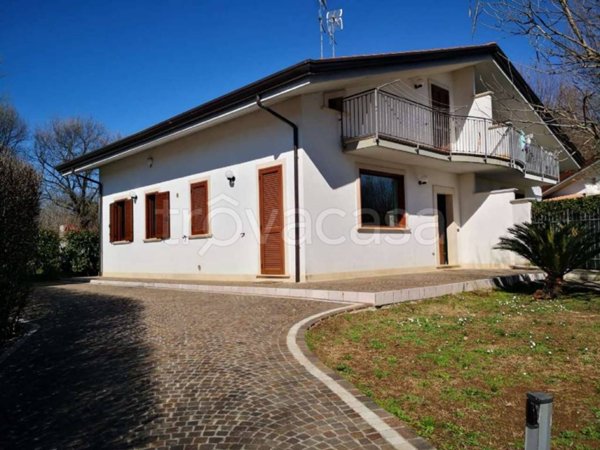 casa indipendente in affitto ad Alatri