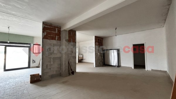 locale commerciale in affitto ad Alatri in zona Tecchiena