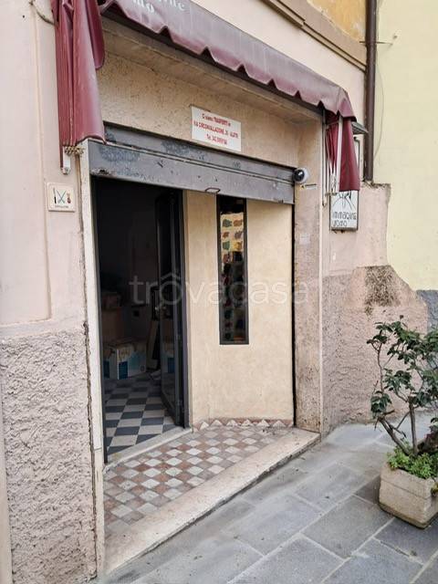 negozio in affitto ad Alatri