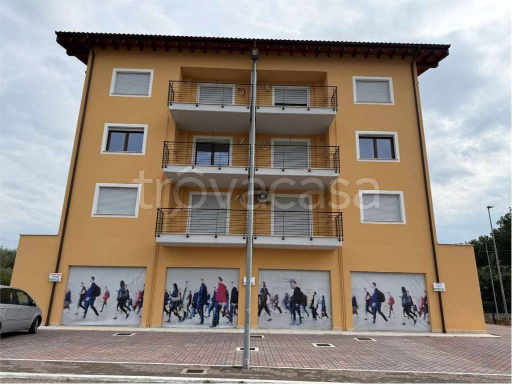 negozio in affitto ad Alatri in zona Tecchiena