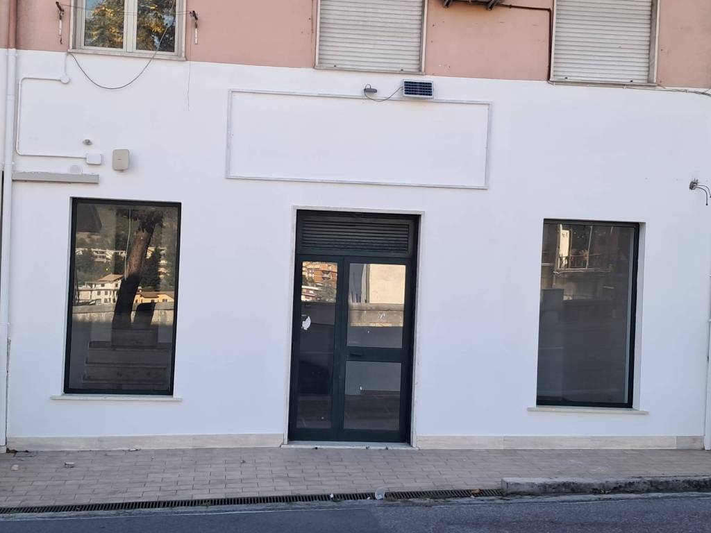 locale commerciale in affitto ad Alatri