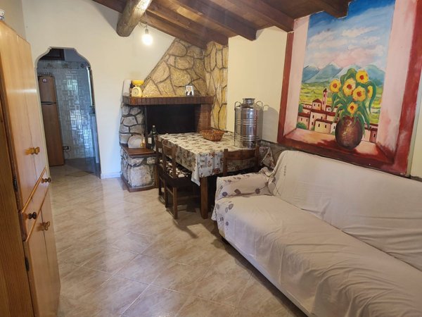 casa indipendente in affitto ad Alvito in zona Sant'Onofrio