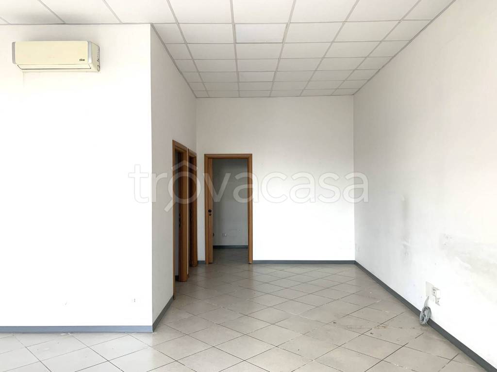 negozio in affitto ad Anagni