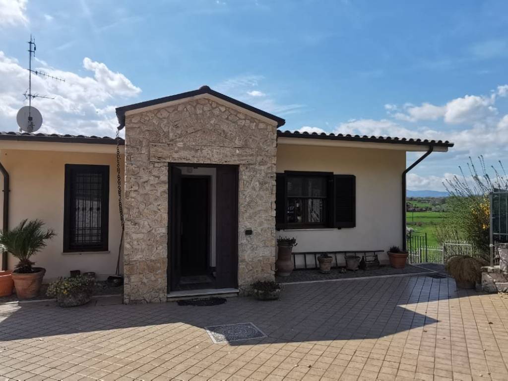 casa indipendente in affitto ad Anagni in zona Tufano