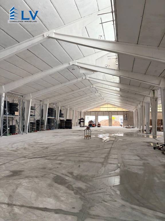 capannone in affitto ad Anagni