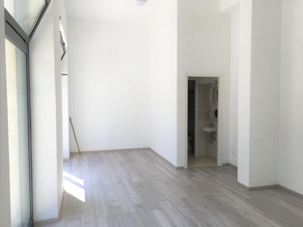 negozio in affitto ad Anagni