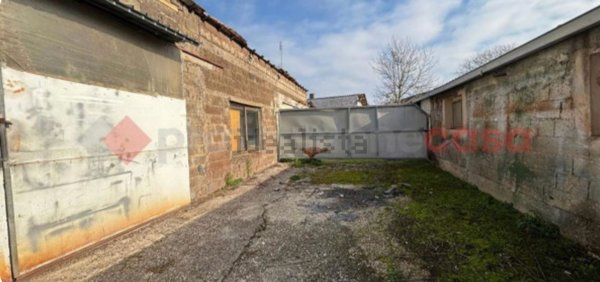 casa indipendente in affitto ad Anagni