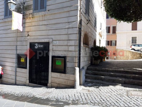 negozio in affitto ad Anagni