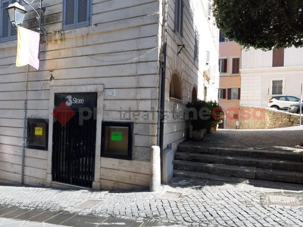 locale commerciale in affitto ad Anagni