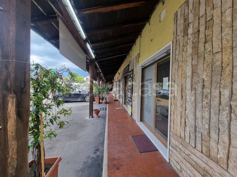 negozio in affitto ad Anagni in zona Osteria della Fontana