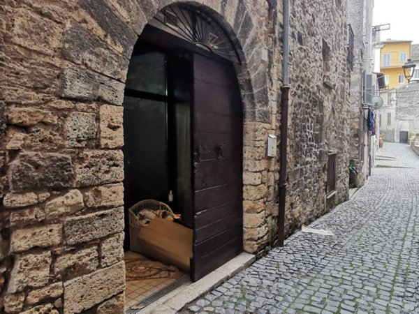negozio in affitto ad Anagni