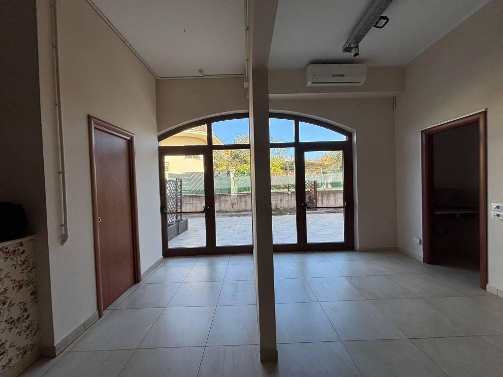 negozio in affitto ad Anagni