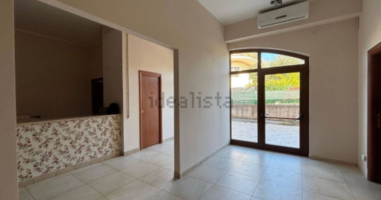 locale commerciale in affitto ad Anagni