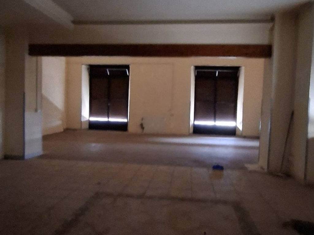 negozio in affitto ad Anagni