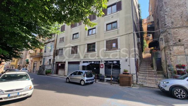 negozio in affitto ad Anagni