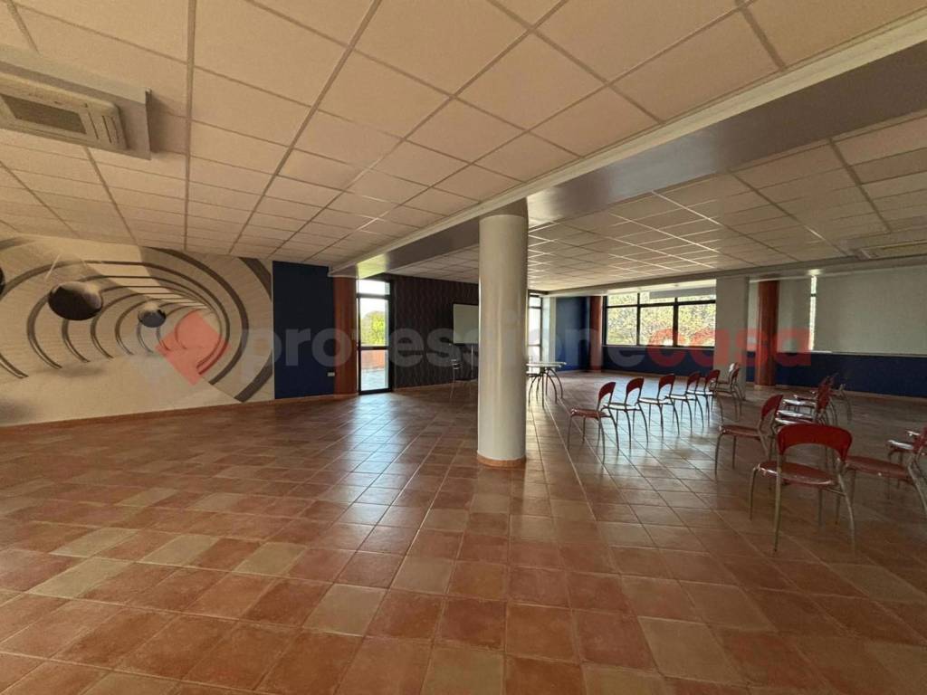 negozio in affitto ad Anagni