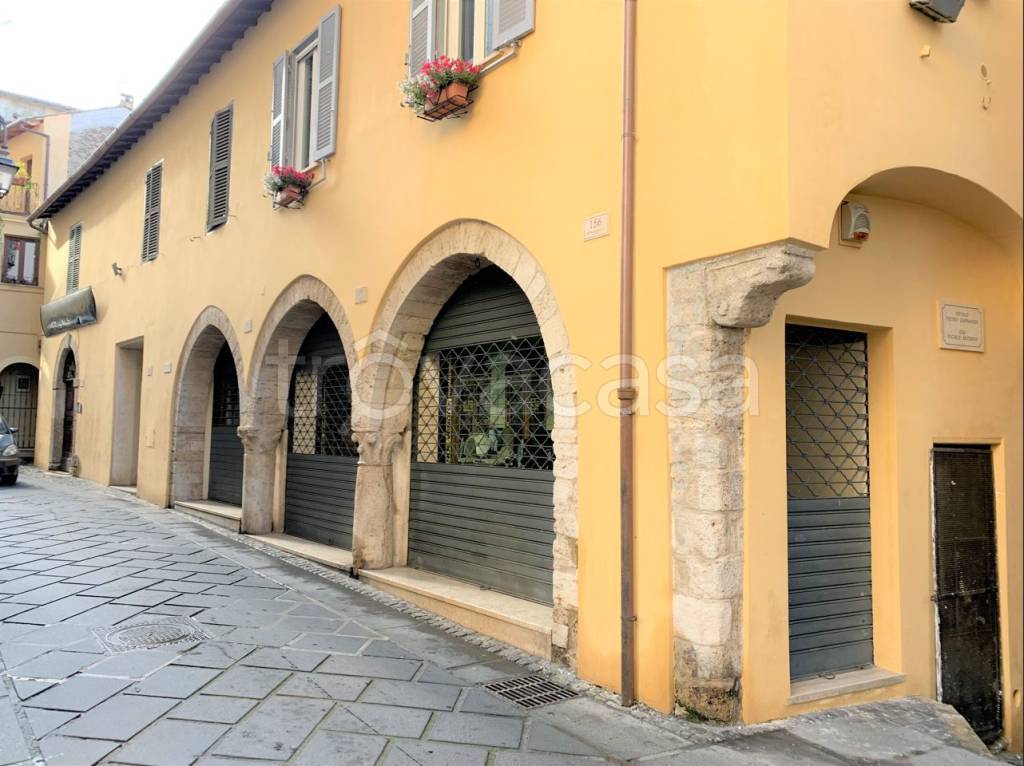 locale commerciale in affitto ad Anagni