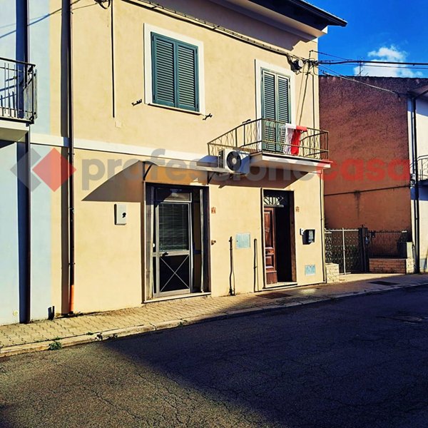 ufficio in affitto ad Aquino