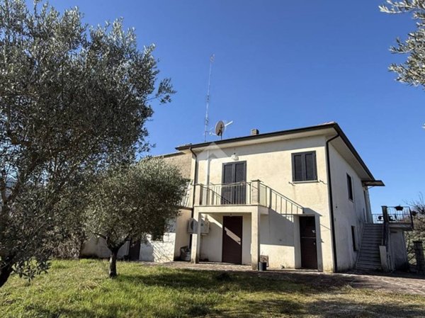 casa indipendente in affitto ad Atina in zona San Marciano